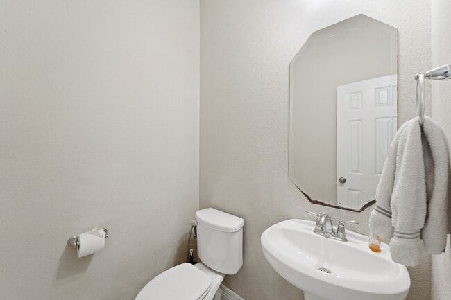 Building Photo - 5515 Mangrove Creek Ln