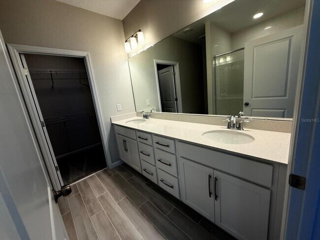 Building Photo - 1395 Mount Royal Dr