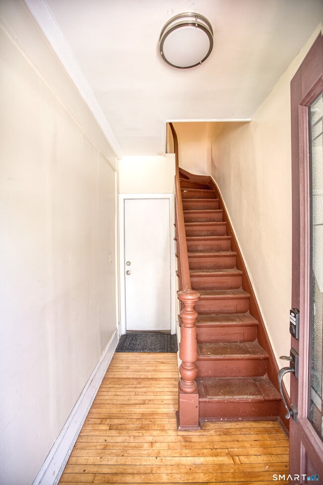 Building Photo - 26 Haviland St