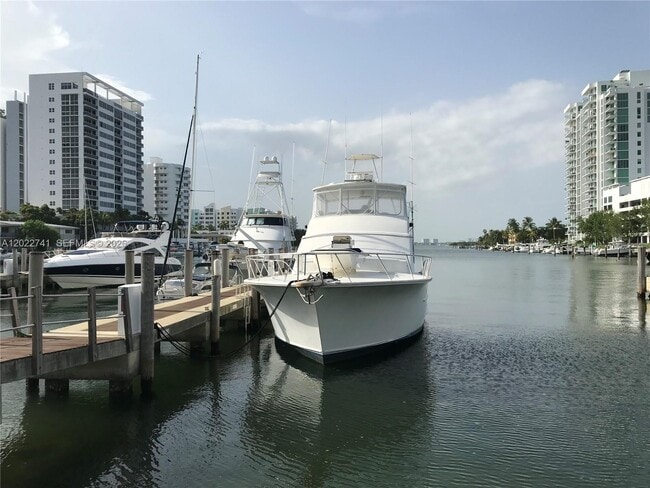 Building Photo - 7900 Harbor Island Dr