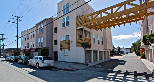 Building Photo - Laurel Theater Apartments