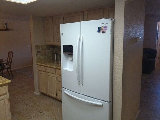 Building Photo - Seasonal  available Sept 1, 2025 to April 30,2026