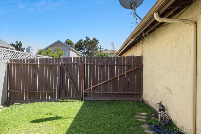 Building Photo - Gated Anaheim 3 Bedroom Home | Attached 2-Car Garage | Central A/C
