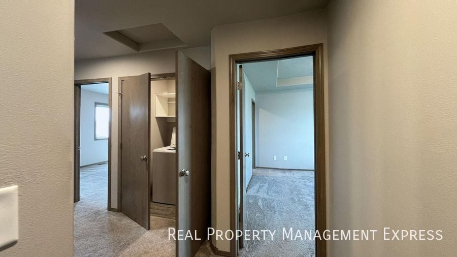 Building Photo - 3 Bed 2.5 Bath Townhome