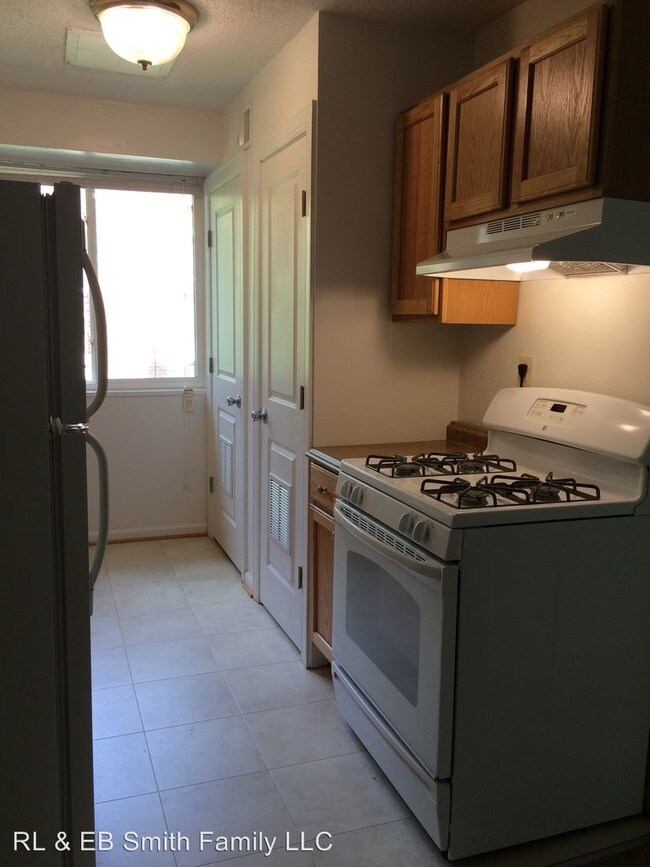 Building Photo - 205 Dawson Ave