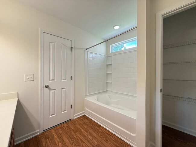 Building Photo - 1040 Treble Ct