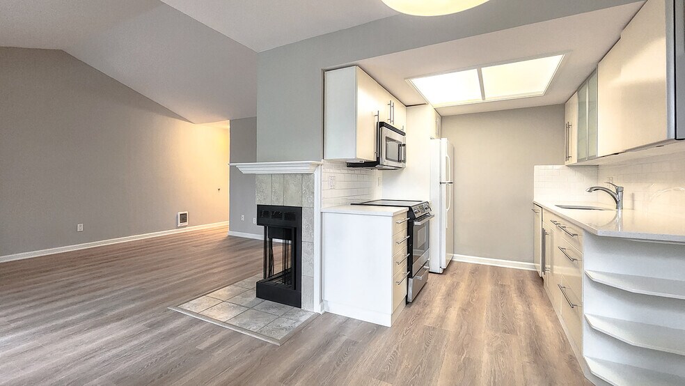 Building Photo - 9580 SW 146th Ter