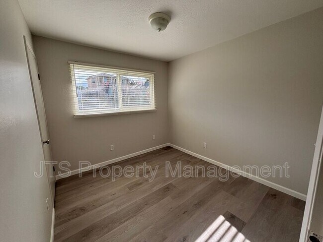 Building Photo - 5205 Valonia St