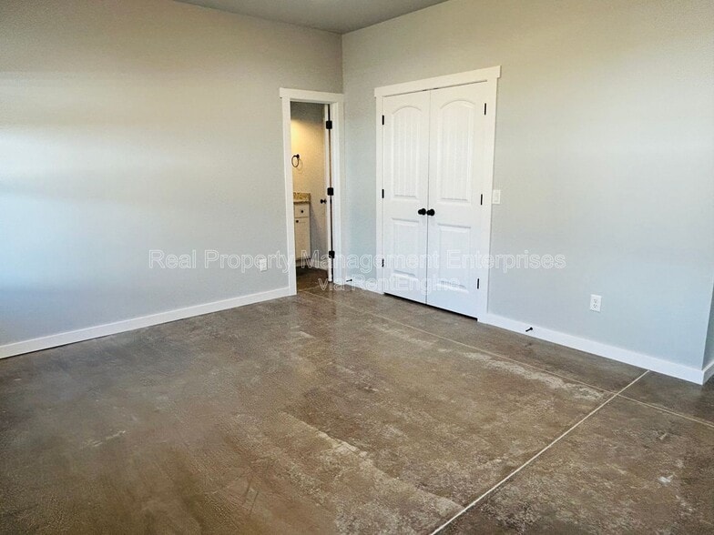 Building Photo - 104 N Harrison Ave