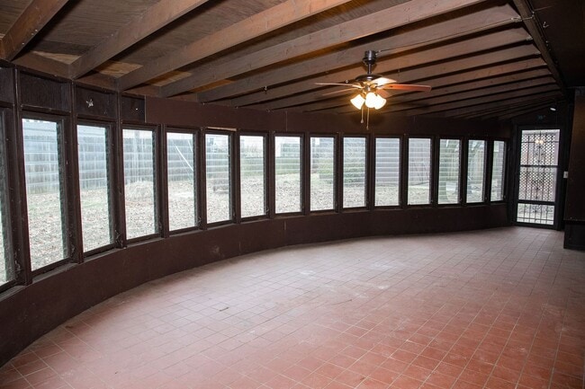 Building Photo - 1911 S Saratoga Ave