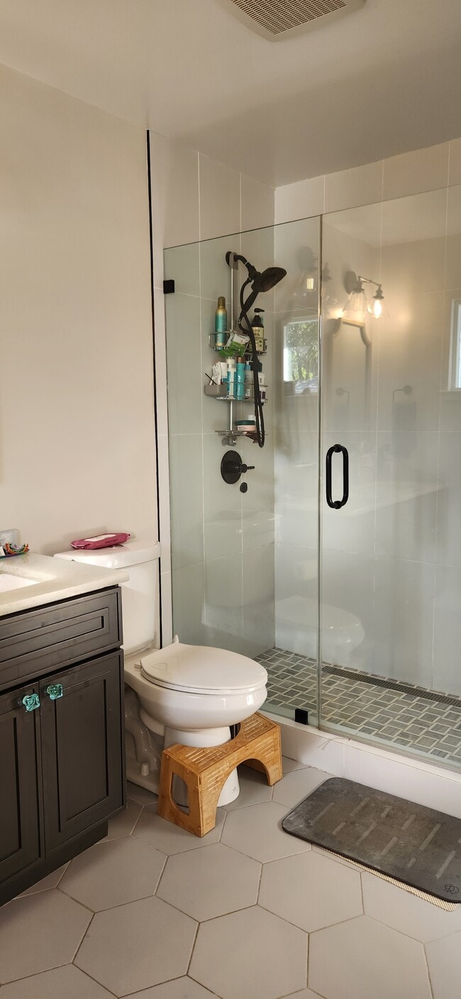 Building Photo - 4532 Reinhardt Dr