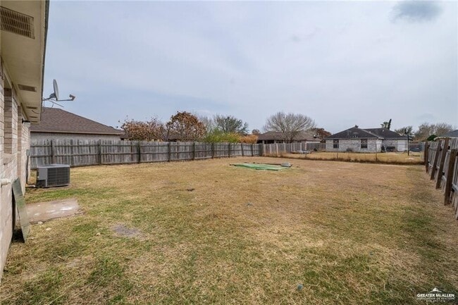 Building Photo - 707 W Gabriella Ave