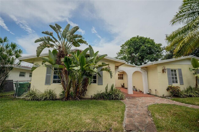 Building Photo - 2401 SW 58th Manor
