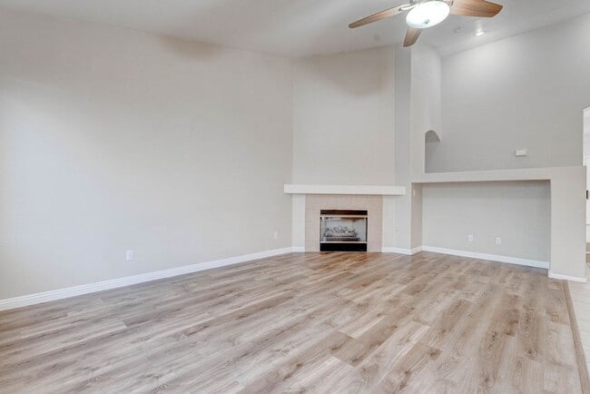Building Photo - 2294 Tedesca Dr