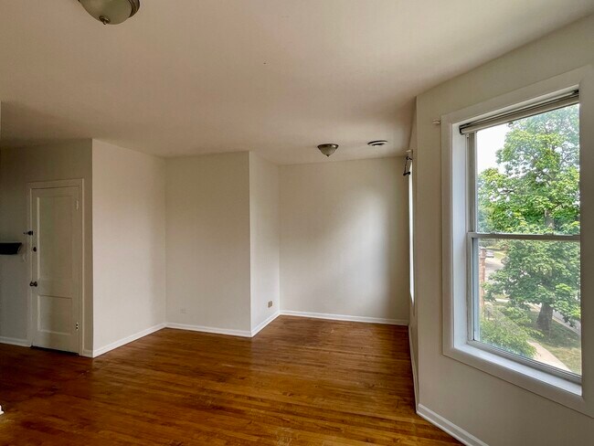 Building Photo - 1408 Kenilworth Ave