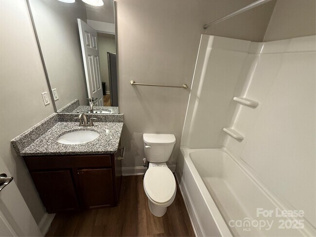 Building Photo - 664 Reeves Ct