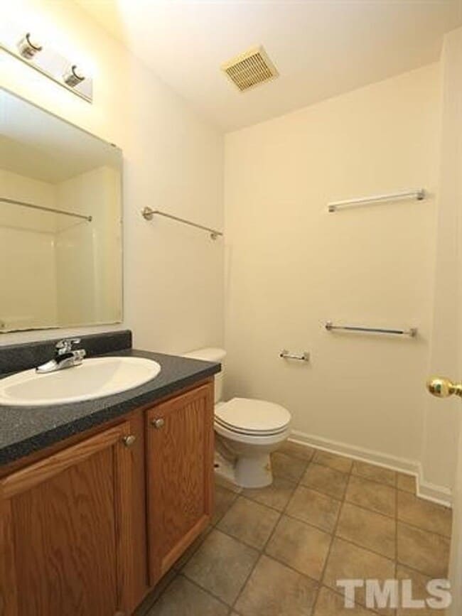 Building Photo - Chapel Hill / 3BR Townhouse on Severin St....
