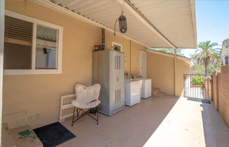 Building Photo - 719 N Cabrillo Ave