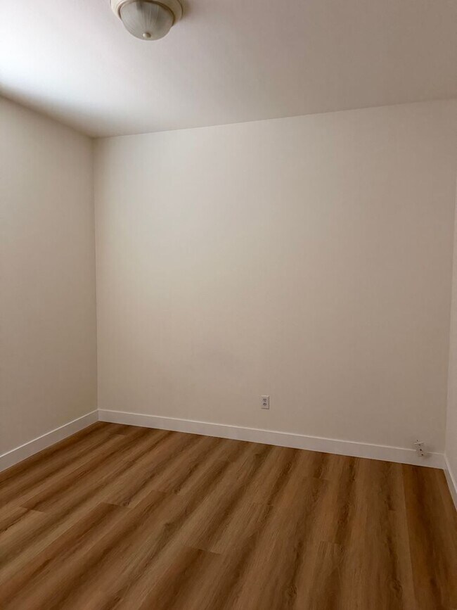 Building Photo - 8313 Dandelion Dr