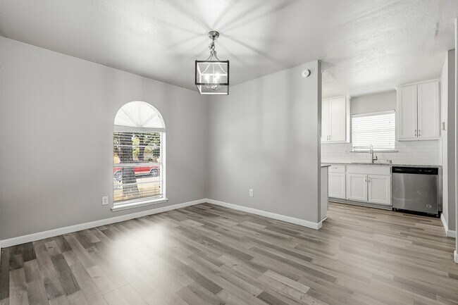 Building Photo - 3BR/2.0BA Single Family - Carrollton