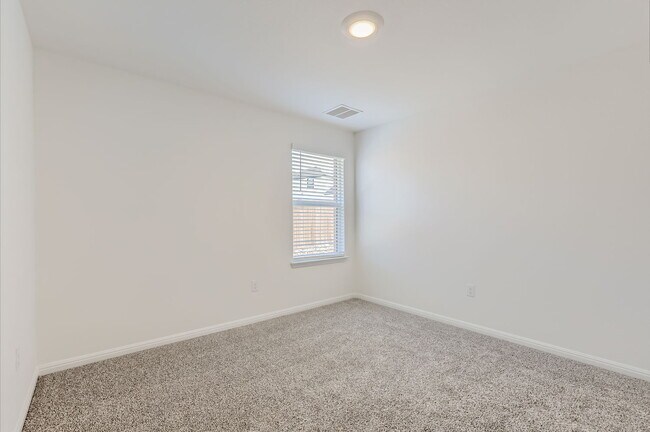 Building Photo - 2429 Hackamore Dr