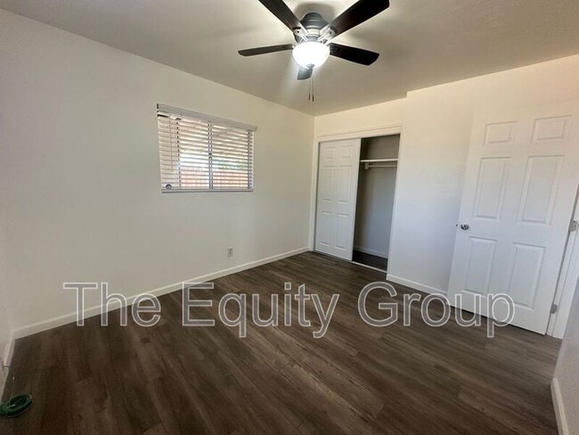 Building Photo - 1608 W Sunnyview Ave