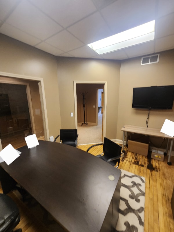 Building Photo - 9 Main St