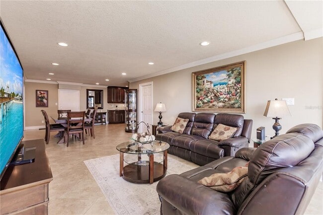 Building Photo - 1055 W Peppertree Dr