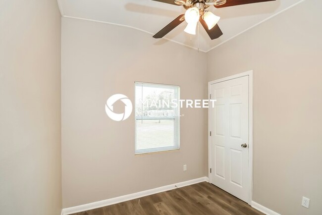 Building Photo - 10560 Citrus Ln