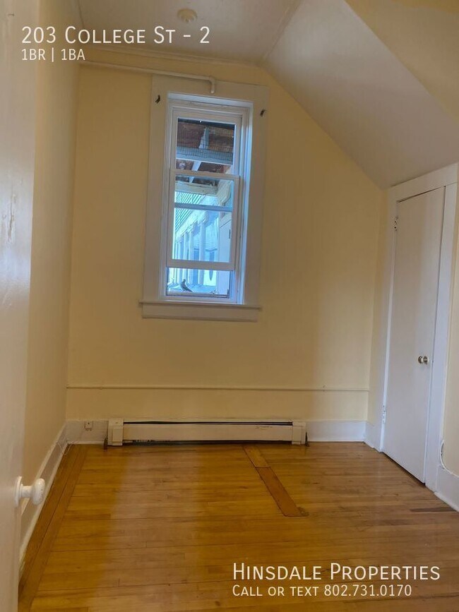 Building Photo - 203 College St