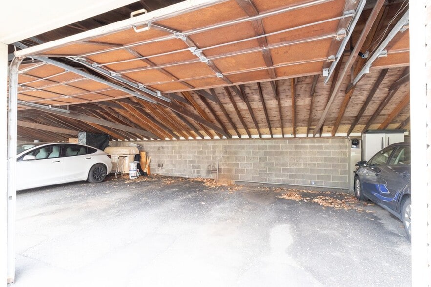 Building Photo - 300 Wilson Rd