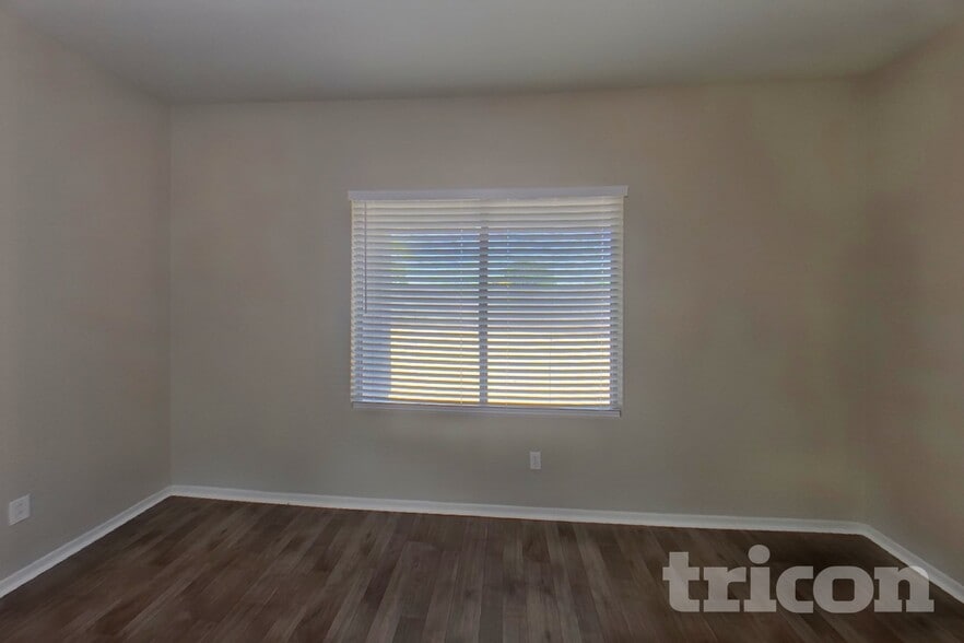 Building Photo - 7050 W Sophie Ln