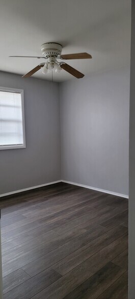 Building Photo - 618 Sinclair St