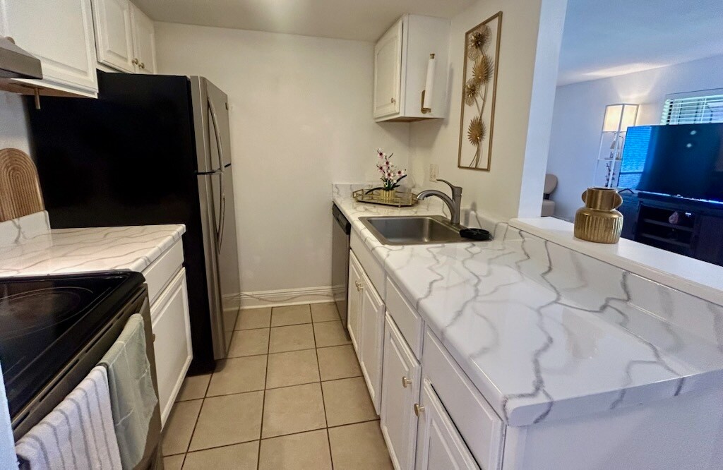 Building Photo - 209 Molokai Vlg