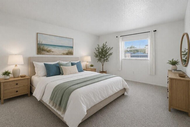 Building Photo - 350 79th Ave N