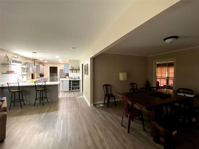 Building Photo - 4754 Winthrop Dr