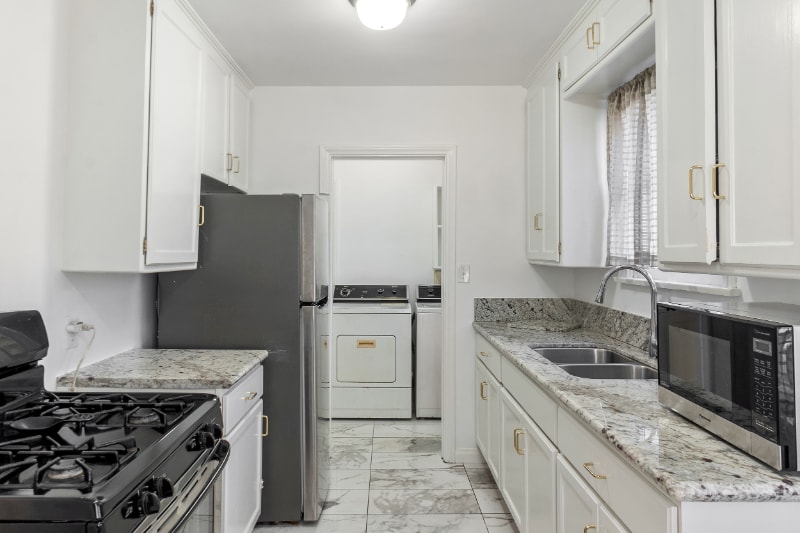 Building Photo - 1429 Ellsmere Ave