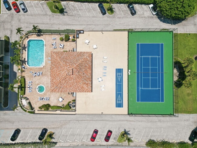 Building Photo - 5460 N Ocean Dr