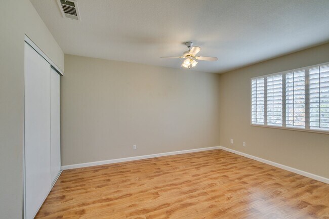 Building Photo - Beautiful Summerlin Home – 3 Bed, 2.5 Bath...