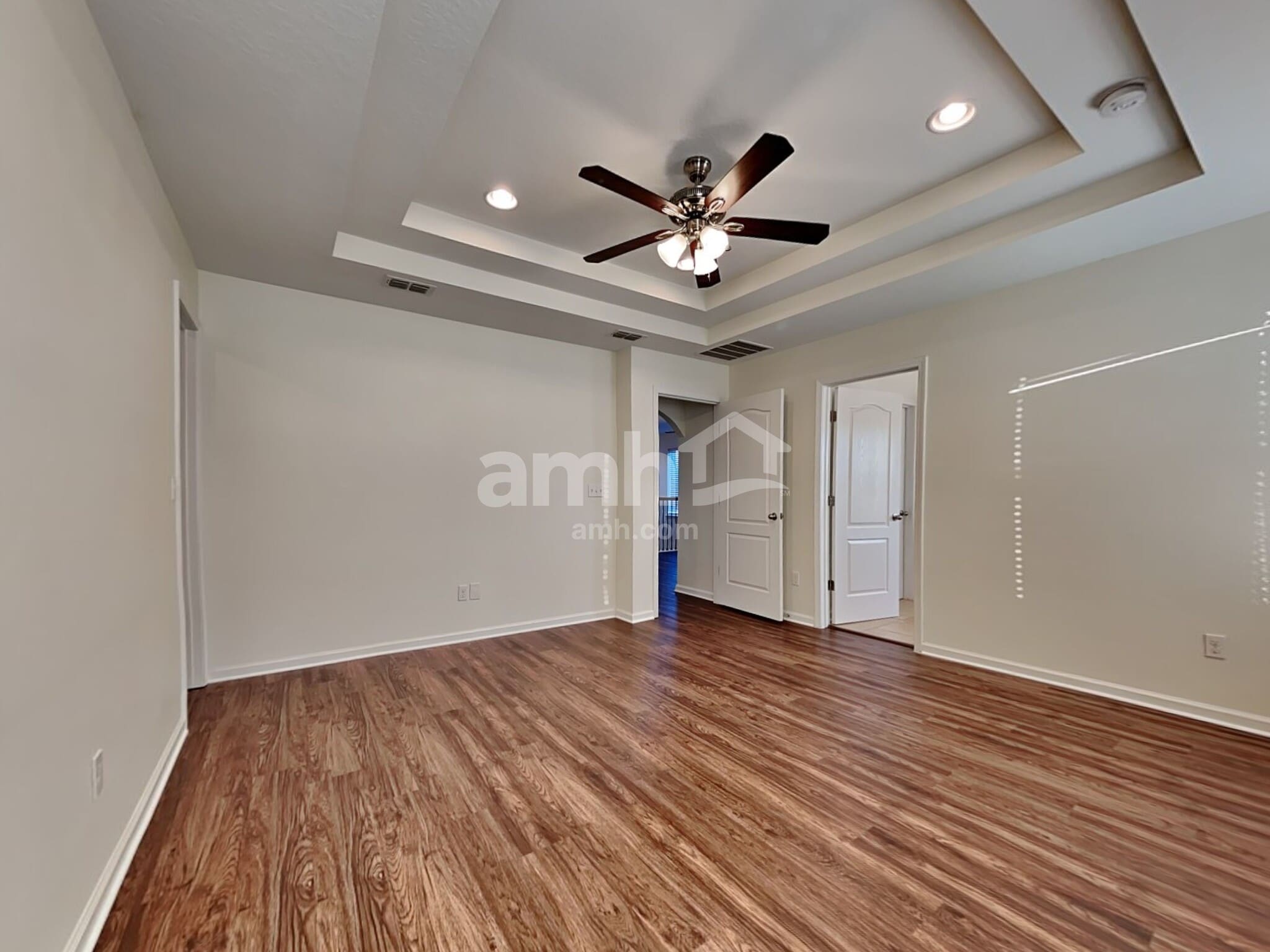 Building Photo - 917 Glendale Ln