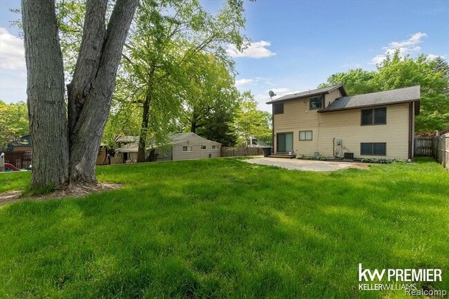 Building Photo - 4022 Hazelett Dr