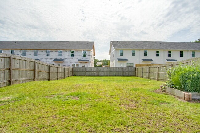 Building Photo - 3BR/2BA New Construction Home in heart of North Pensacola!
