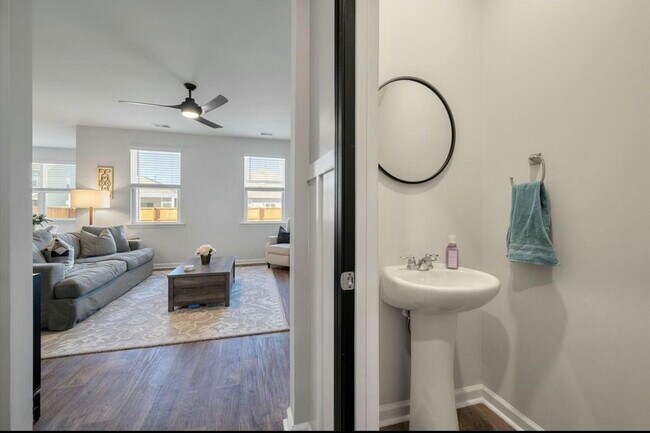 Building Photo - 307 Black Birch Dr