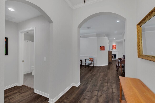 Building Photo - Herritage Ranch Gem