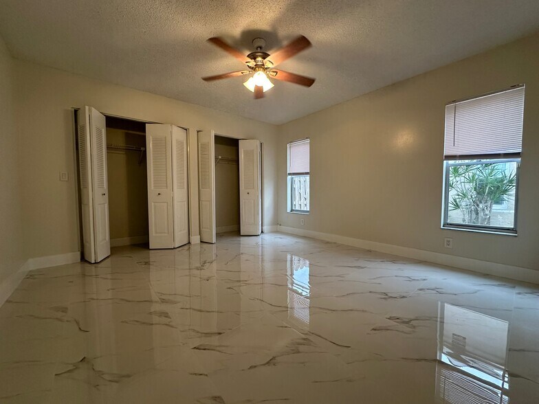 Building Photo - 2110 NW 109th Ave