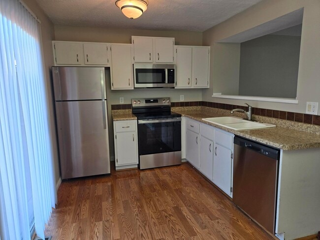 Building Photo - 792 Ficus Dr
