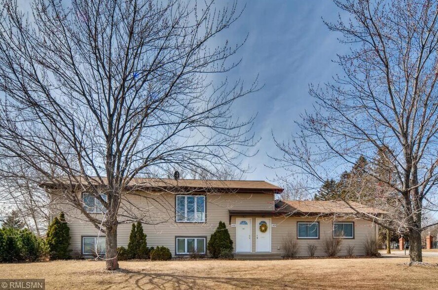 Primary Photo - 1491 Elm Ave E