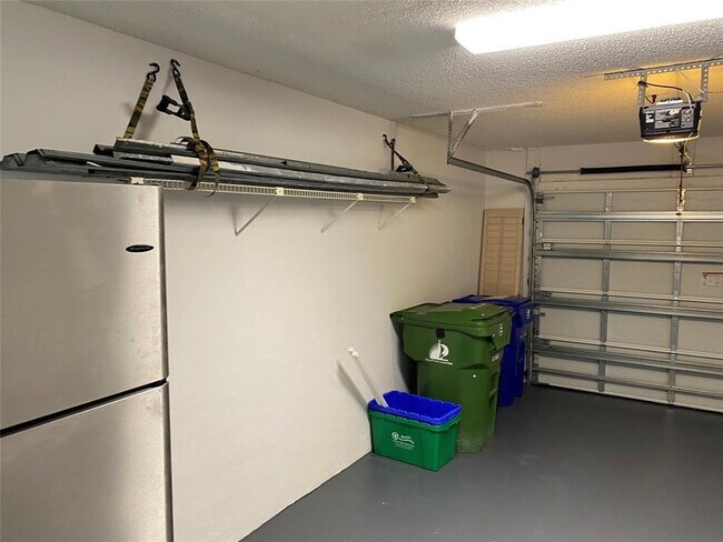 Building Photo - 101 SE 15th Ave