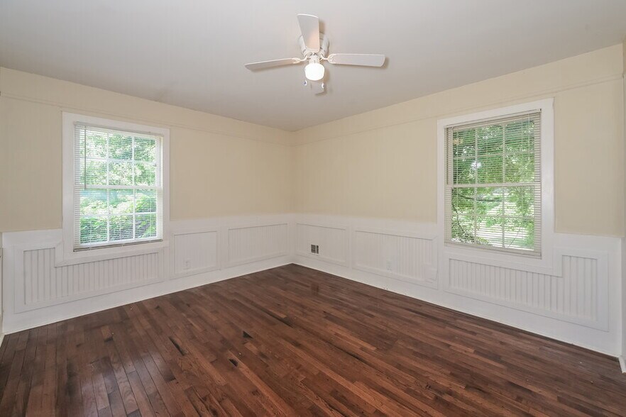 Building Photo - 521 Sequoia Ct