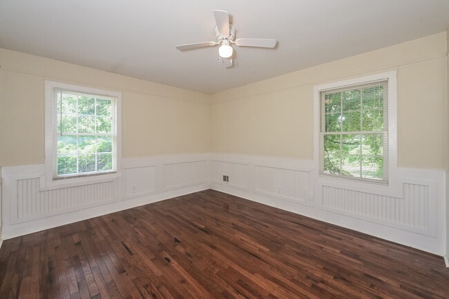 Building Photo - 521 Sequoia Ct